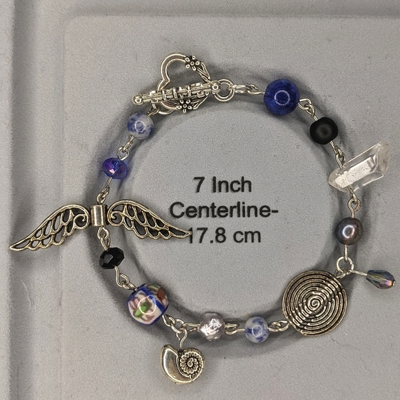 Bracelet with blue bead metal beads and a toggle clasp. Handmade by me. - Picture 3 of 4